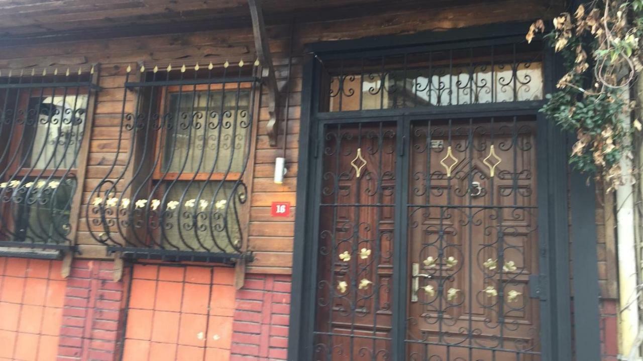 Divan Wooden Guesthouse Истанбул Екстериор снимка