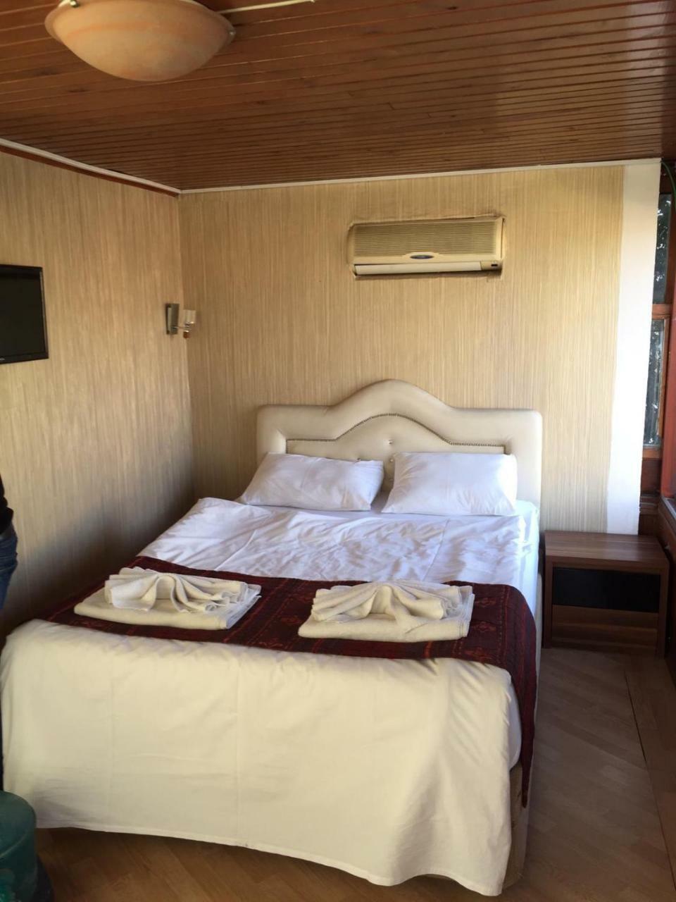 Divan Wooden Guesthouse Истанбул Екстериор снимка