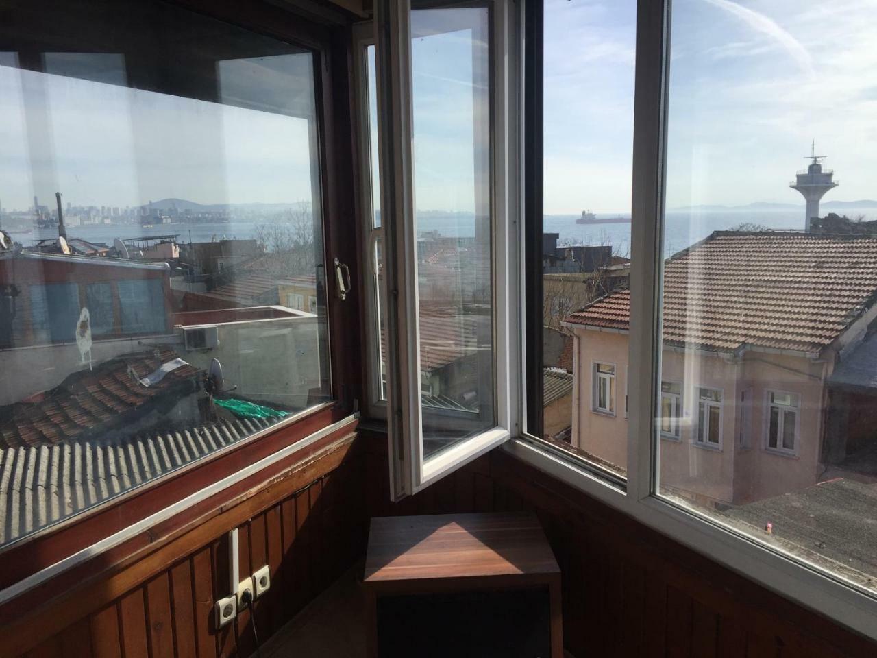 Divan Wooden Guesthouse Истанбул Екстериор снимка